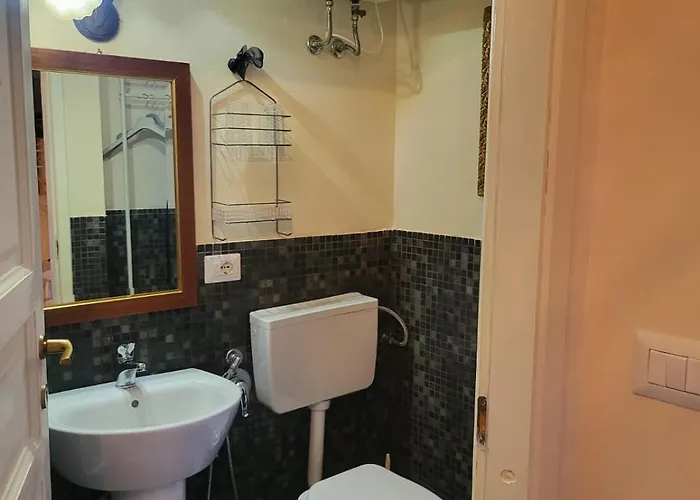 招待所 Romantic House Spettacolare Vista Mare Chiama Il Numero Trecentosettantasette Cinquantanove 38723 3*