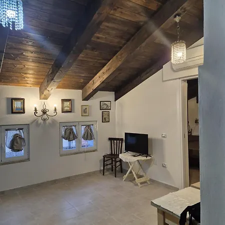 Romantic House Spettacolare Vista Mare Write Whotsapp Or Call The Number 377 5 Nove 38723 Vendégház